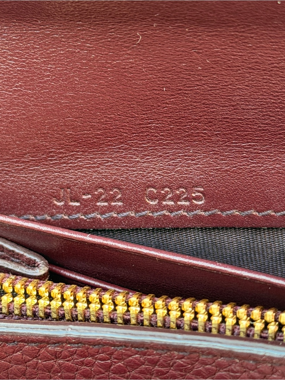 Salvatore Ferragamo Gancini Long Wallet 7.4 inch Burgundy With Gold Clasp - Picture 8 of 9